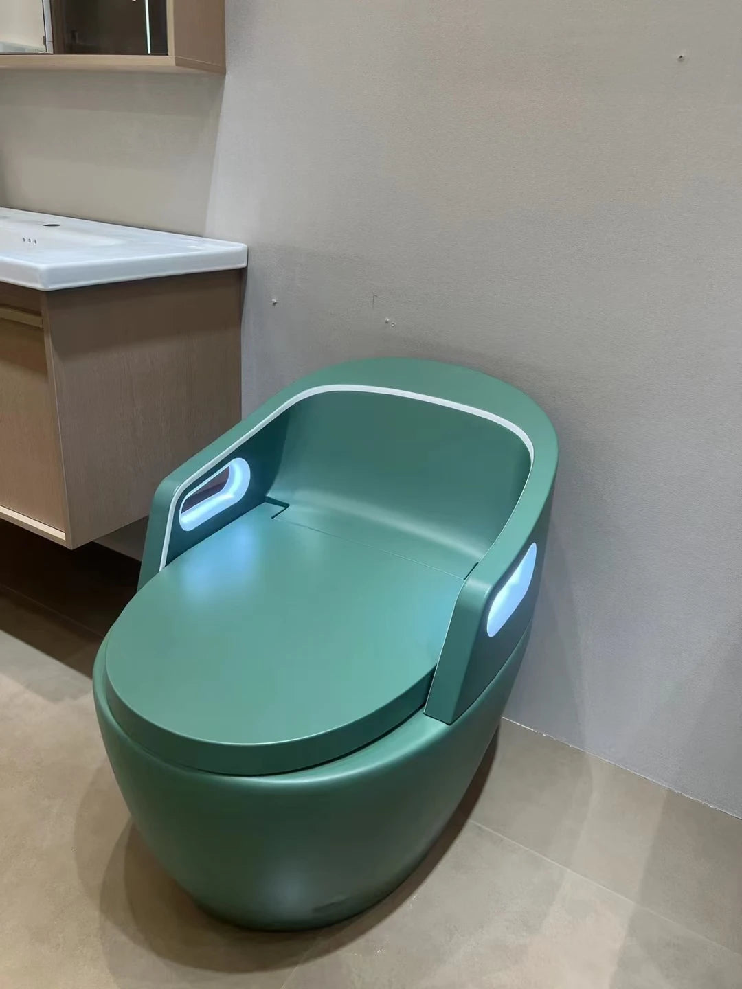 Smart Toilet – Fully Automatic, Heated Seat, Self-Cleaning | Safety for Elderly & Disabled
