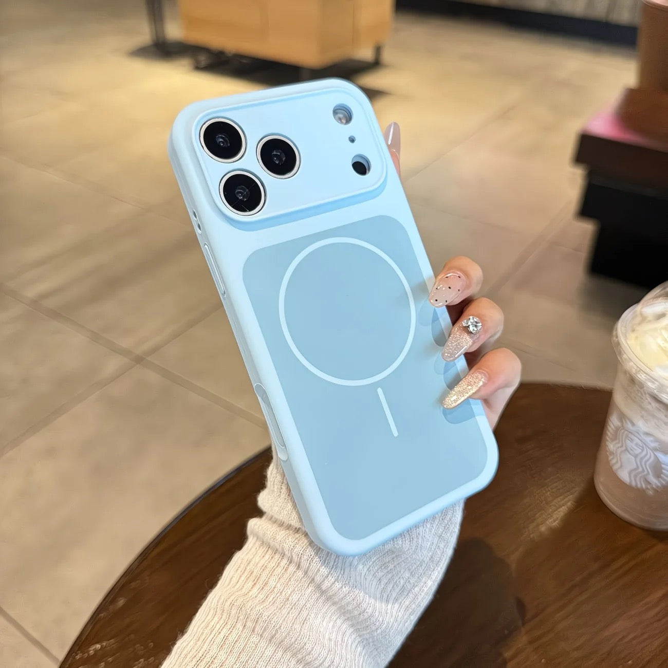 Thin magnetic closure Case For IPhone