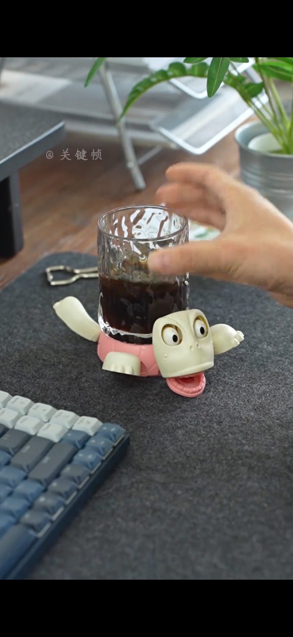 Turtle Mug Holder Prank Toy - Funny Desk Organizer & Coffee Cup Holder