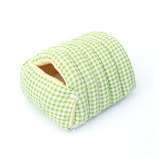 Closed nest - green grid