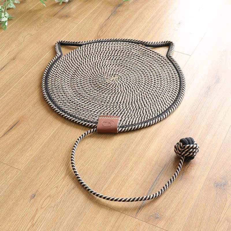 Ball integrated cat scratching mat