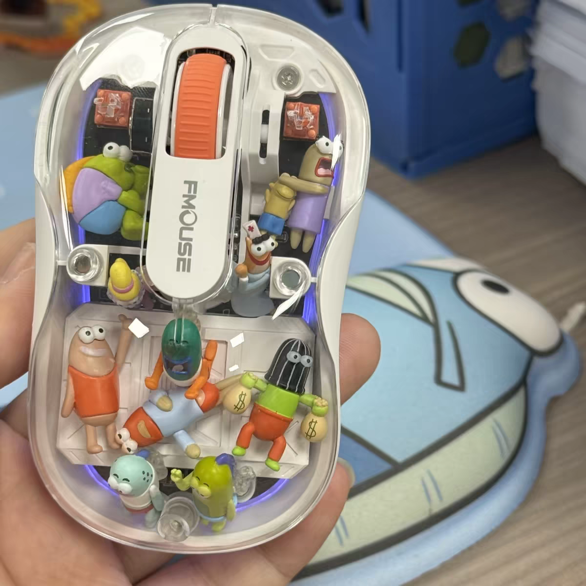 Transparent Wireless Mouse with Cute Figurine Design SpongeBob Fav