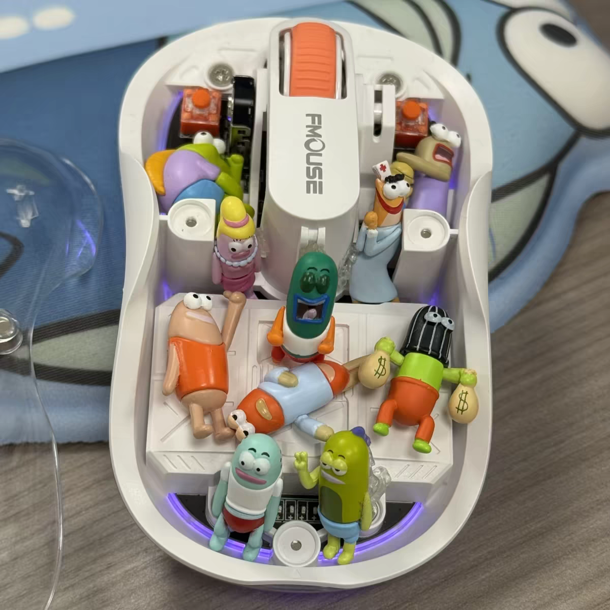 Transparent Wireless Mouse with Cute Figurine Design SpongeBob Fav